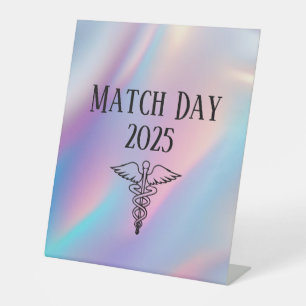 Personalisierter glücklicher Match Day 2025 Doktor Sockelschild