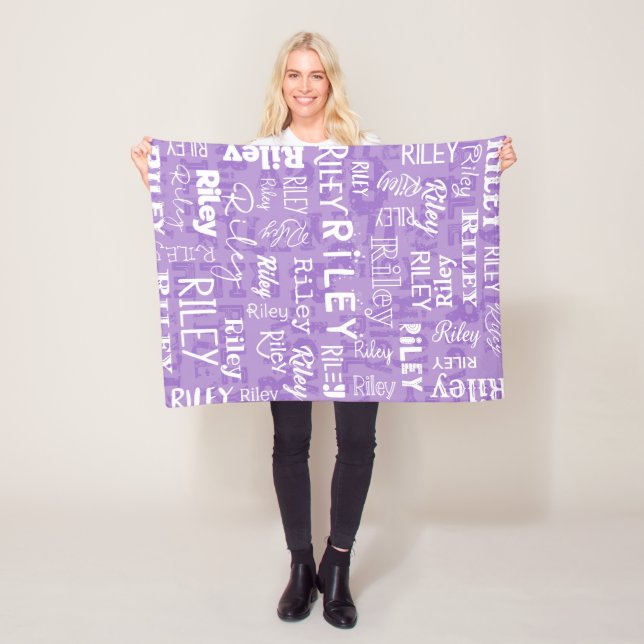 Personalisierter individueller Name für Riley Fleecedecke (Beispiel)