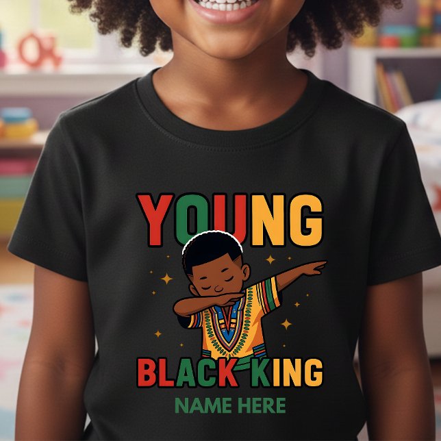 Personalisierter junger schwarzer König Dabbing Ju T-Shirt (Von Creator hochgeladen)