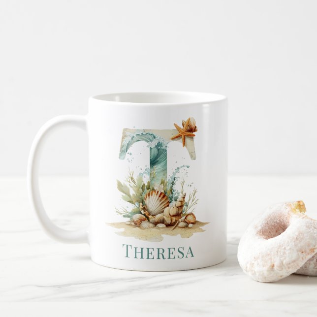 Personalisierter Küstenmonogramm-Initiale T Strand Kaffeetasse (Mit Donut)