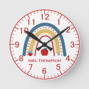 Personalisierter Lehrer Apple Rainbow Runde Wanduhr