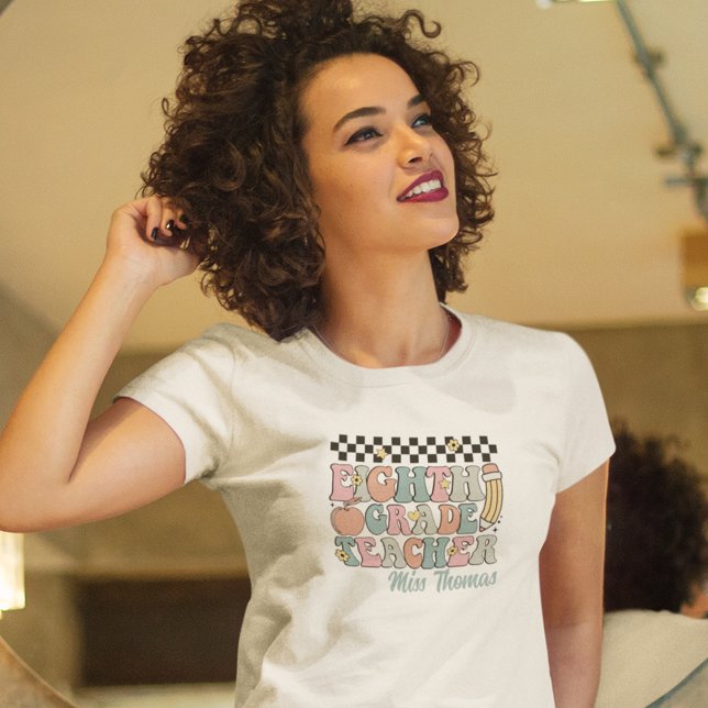 Personalisierter Lehrer der 8. Klasse T-Shirt (Von Creator hochgeladen)