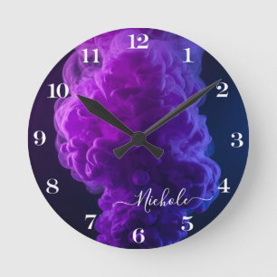 Personalisierter lila Rauch Runde Wanduhr