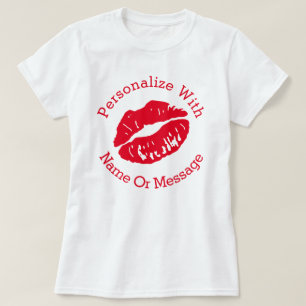 PERSONALISIERTER Lippenstift-Kuss (rot) T-Shirt