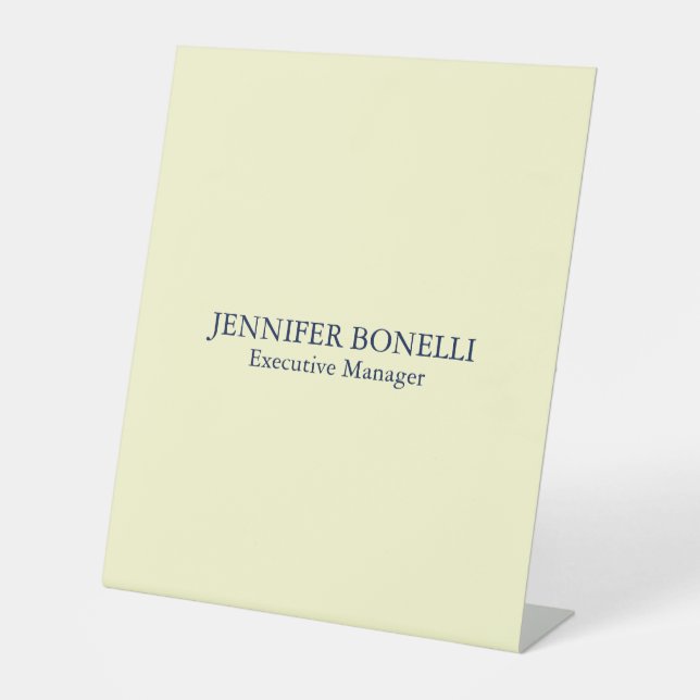 Personalisierter Minimalist Name in Cremefarbe Sockelschild (Vorderseite)