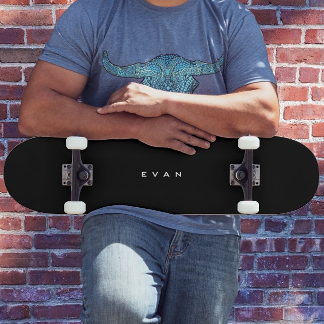Personalisierter minimalistischer schwarzer skateboard (Von Creator hochgeladen)