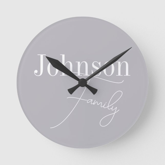 Personalisierter moderner Familienname Runde Wanduhr