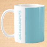 Personalisierter moderner türkischer Blockname Kaffeetasse<br><div class="desc">Machen Sie Ihren Morgenkaffee mit diesem individuell gestaltbaren, modernen Tasse-Design einzigartig. Das Design ist sauber geteilt, mit einem fett gefärbten Farbblockfeld auf einer Seite und der personalisierte Name wird vertikal in einer passenden Farbe angezeigt. Die minimalistische Ästhetik erlaubt vielseitige Farbkombinationen, um jede Stilvorliebe Anzug. Ob für sich selbst oder als...</div>