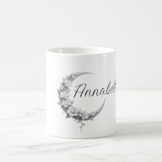 Personalisierter Mond-Göttinnen-Name mit floralem Kaffeetasse