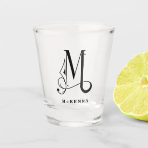 Personalisierter Monogramm-Letter M mit Nachname Schnapsglas