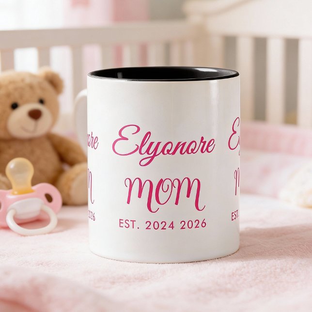 Personalisierter Muttername Zwei Datum Rosa Schrif Zweifarbige Tasse (Von Creator hochgeladen)