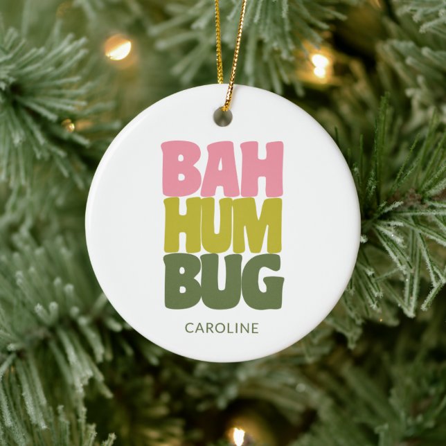 Personalisierter Name Bah Humbug Weihnachtsangebot Keramik Ornament (Baum)