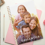 Personalisierter Name Benutzerdefinierter Foto-Pla Planer<br><div class="desc">Personalisierte Planer machen jedem ein großartiges Geschenk. Personalisieren Sie sich mit einem Foto und Namen, um ein einzigartiges Geschenk für Weihnachten, Geburtstage oder andere besondere Anlass zu machen.</div>