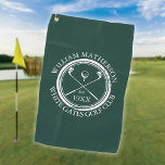 Personalisierter Name des Golfklubs Emerald Green Golfhandtuch<br><div class="desc">Mit einem klassischen Crossing-Golfklub,  einem Golfball-Design und einer altertümlichen Briefmarke sind diese Handtücher ideal für alle Golfclubs und Golfklubmitglieder. Personalisieren Sie Ihren Aufenthalt mit dem Namen des Clubmitglieds,  dem Namen des Golfklubs und dem Jahr,  in dem der Golfclub gegründet wurde. Entwickelt von Thisisnotme©</div>