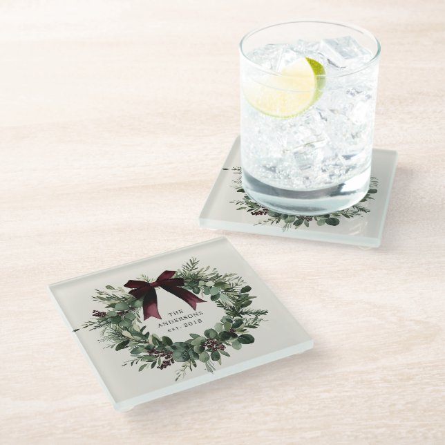 Personalisierter Name des Weihnachtskranzes Glasuntersetzer (Schrägansicht)