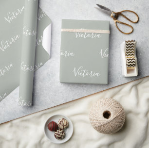 Personalisierter Name für Pastellschrift auf moder Geschenkpapier