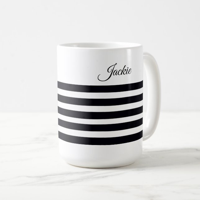 Personalisierter Name Klassische schwarze und weiß Kaffeetasse (VorderseiteRechts)