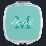Personalisierter Name Monogramm Make-up-Kompaktspi Taschenspiegel<br><div class="desc">Personalisierter Name Monogramm Make-up Kompaktspiegel. Maßgeschneiderter quadratischer Kompaktspiegel mit eleganter Skripttypografie und Vintagem Monogramm-Anfangsbuchstaben. Niedliche Geschenkidee für Frauen und Teenager. Auch macht eine elegante Hochzeit Gefallen für Braut,  Brautmädchen,  Trauzeugin,  Gäste etc. Maßgeschneiderte Hintergrundfarbe,  dh Aqua / Türkisblau.</div>