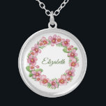 Personalisierter Name Necklace Pink und Green Flor Versilberte Kette<br><div class="desc">Persönliche Bezeichnung Necklace. Fügen Sie Ihren eigenen Namen hinzu. Sie können den Schriftart und den Schriftart ändern,  um ihn zu Ihrem eigenen zu machen. Ein großartiges Geschenk für Brautmädchen,  Hochzeitsfeier,  Mutter Schwester's,  Freunde.</div>