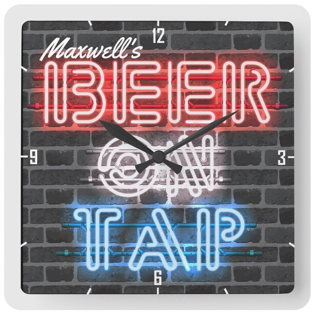 Personalisierter Name Patriotic Beer Sign Brewery  Quadratische Wanduhr (Von Creator hochgeladen)