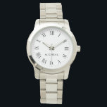 Personalisierter Name römische Numerals Uhren<br><div class="desc">Eine personalisierte römische numerische Uhr,  die in einem minimalen Stil erstellt wurde.</div>