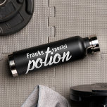 Personalisierter Name Trinkflasche<br><div class="desc">Wasserflasche mit Ihrem Namen für Männer. Sie können ihn mit Ihrem persönlichen Fitness-Tränke füllen,  den Sie für Ihr Training benötigen. :-)</div>