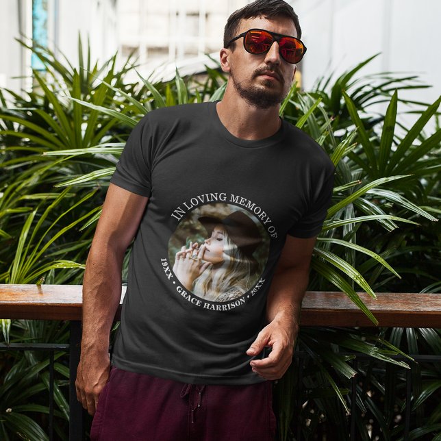 Personalisierter Name und Daten des Fotos T-Shirt (Von Creator hochgeladen)