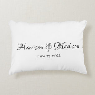 Personalisierter Name und Datum der Hochzeit Dekokissen