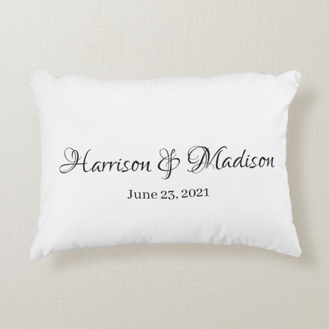 Personalisierter Name und Datum der Hochzeit Dekokissen (Vorderseite)