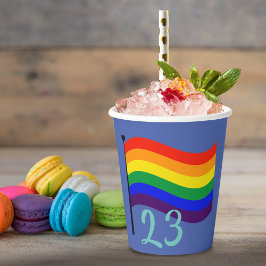 Personalisierter Name und Foto Rainbow Gay Birthda Pappbecher