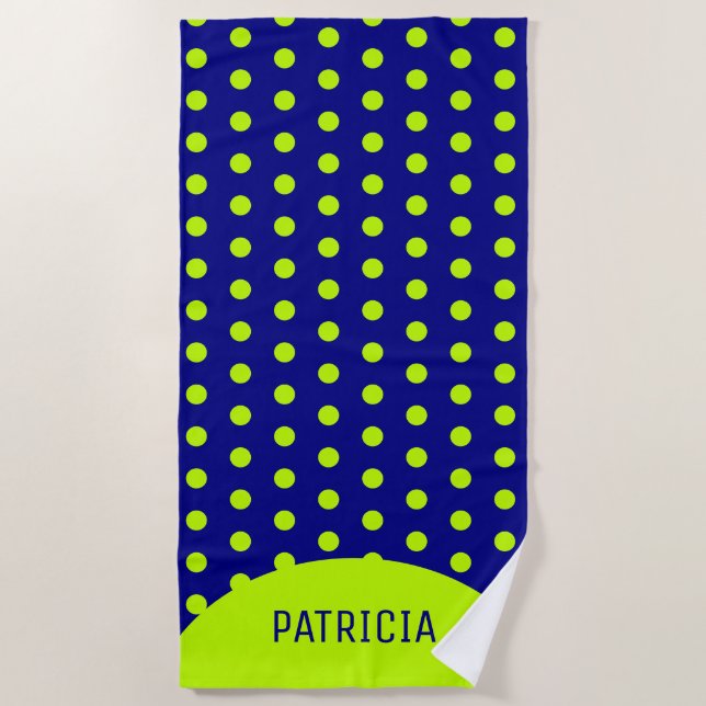 Personalisierter Navy Blue und Lime Green Polka Do Strandtuch (Vorderseite)