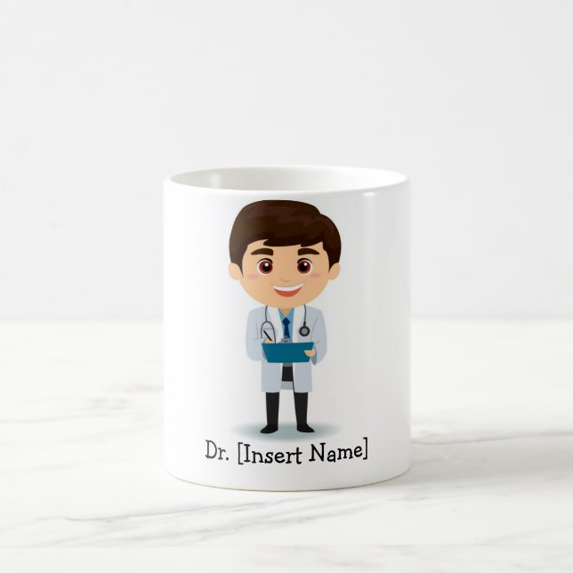 Personalisierter niedlicher Doktor, brünetter Mann Tasse (Mittel)