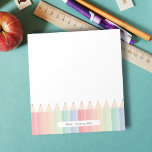 Personalisierter Niedlicher Lehrer Rainbow Notizblock<br><div class="desc">Wenn Sie nach dem besten Lehrergeschenk suchen, ist diese Personalisierte Lehrerin Colorful Pencils Notepad eine niedliche Ergänzung ihrer Lehrerarbeit. Die farbenfrohen Regenbogenfarben geben der Schreibtischdekoration die perfekte Touch. Sie können dieses lustige niedliche Notizblock für die Lehrerwertungswoche oder ein Weihnachtsgeschenk personalisieren. Originelles Design von Ana Garza/Kardz Studio. Sie können mich über...</div>