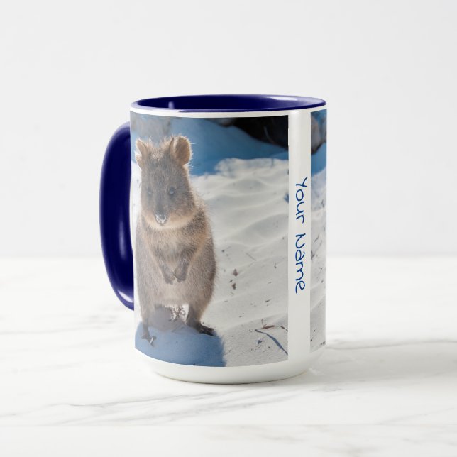 Personalisierter niedlicher und glücklicher Quokka Tasse (Vorderseite Links)