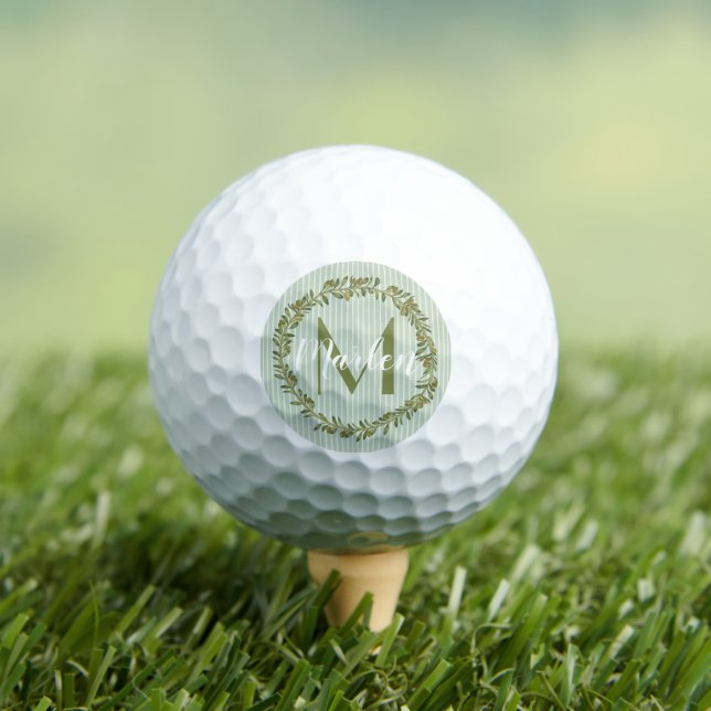 Personalisierter Olivenkranz-Monogramm Golfball (Insitu T-Shirt)