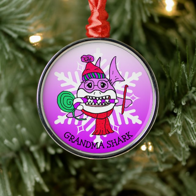 Personalisierter Oma-Hai und Schneeflocke Ornament Aus Metall (Baum)