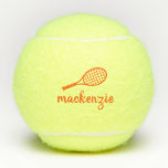 Personalisierter Orange-Skriptname  Tennisbälle<br><div class="desc">Orangefarbene Personalisierte Tennisbälle,  mit individuelle Name oder Text bedruckt,  in einem trendigen und stilvollen,  modernen Kalligraphie-Script-Schriftart und einem einfachen Tennisschläger-Monogramm-Design. Jeder weibliche Tennisspieler würde das elegante Aussehen dieser modernen mit Monogramm Übungsbälle als Geschenk schätzen.</div>