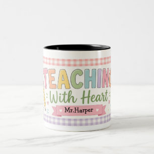 Personalisierter Pastell-Gingham-Lehrende mit Herz Zweifarbige Tasse