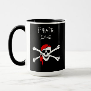 Personalisierter Piratenschädel-Kreuzknochen-Kaffe Tasse