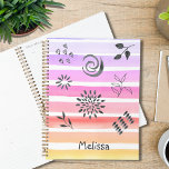 Personalisierter Regenbogen Planer<br><div class="desc">Dieser mädchenhafte Planer ist mit Regenbogenfarben und einem abstrakten Doodles-Muster dekoriert. Einfach anpassbar. Original Design © Michele Davies.</div>
