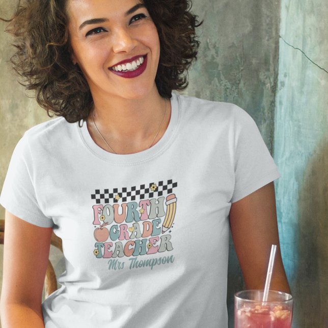 Personalisierter Retro-4. T-Shirt (Von Creator hochgeladen)