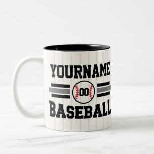 Personalisierter Retro-Baseballspieler NAME Team Zweifarbige Tasse