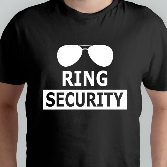 Personalisierter Ring-Sicherheitsring T-Shirt (Von Creator hochgeladen)