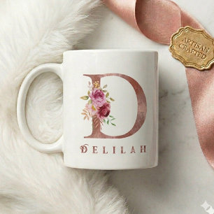 Personalisierter Roségold-Blumen-Initialbuchstabe Kaffeetasse