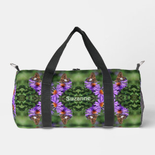 Personalisierter Schmetterling auf Blüte Duffle Bag