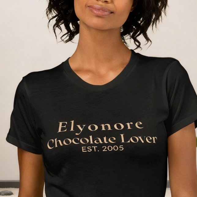 Personalisierter Schokoladenliebhaber Name Etablie T-Shirt (Von Creator hochgeladen)