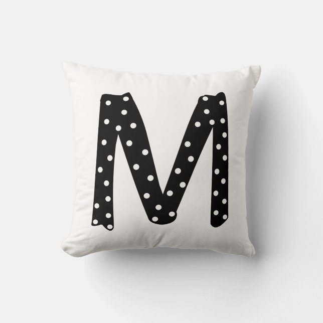 Personalisierter Schwarz-Weiß-Polka-DotLetter M Kissen (Vorderseite)
