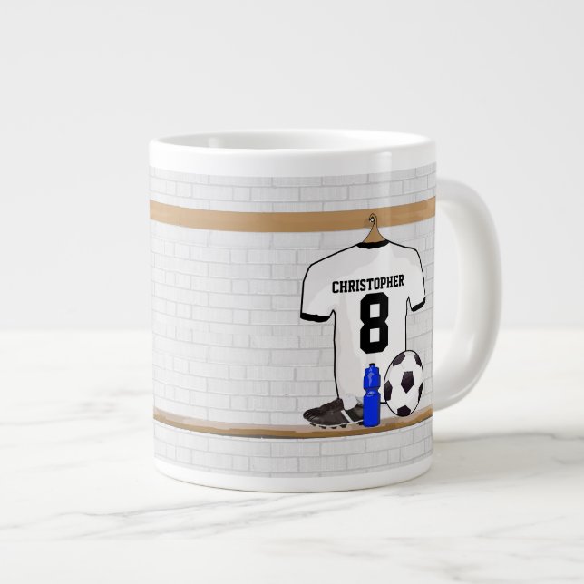 Personalisierter Schwarzer Fußball-Fußball Jersey Jumbo-Tasse (Vorderseite Rechts)