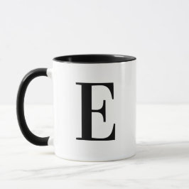 Personalisierter schwarzer Monogrammbuchstabe E Tasse