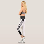 Personalisierter schwarzer Streifen Capri Leggings<br><div class="desc">Fügen Sie Ihren eigenen Text zu diesen Schwarzweißtexten hinzu,  die einfach zu den Capri-Leggings von Ricaso passen</div>